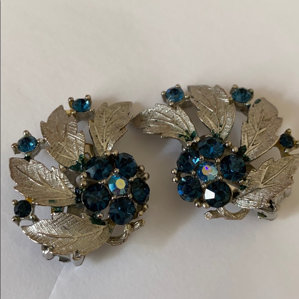 Vintage Lisner Blue Rhinestone Clip On Earrings